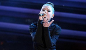 foto Alessandra Amoroso ironica su Belen: Il mio fidanzato Luca non glielo presento Alessandra Amoroso sanremo 300x176 Alessandra Amoroso ironica su Belen: Il mio fidanzato Luca non glielo presento immgine