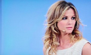 uomini e donne roberta ruiu alessio 300x183 Anticipazioni Uomini e Donne, Roberta Ruiu respinge Alessio: il fattaccio gli è costato caro! immgine