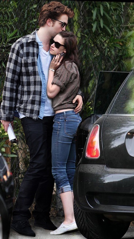 è Kristen Stewart incontri Robert Pattinson 2012 buone domande per chiedere a un ragazzo quando incontri