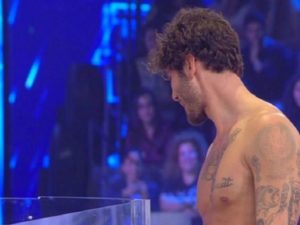 stefano de martino cancella tatuaggio per belen