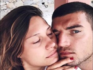 Beatrice Valli Marco fantini bacio barba