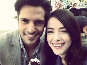 Serkan Cayoglu e Ozge Gurel - Cherry Season