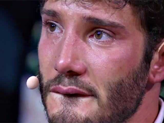 Stefano De Martino, la commozione per la tragedia di Torre Annunziata