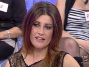 Uomini e Donne, Elga Profili contro il programma: l'attacco