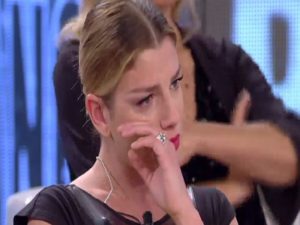 emma marrone in lacrime