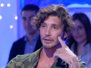 Stefano De Martino, caos sul volo Napoli - Ibiza