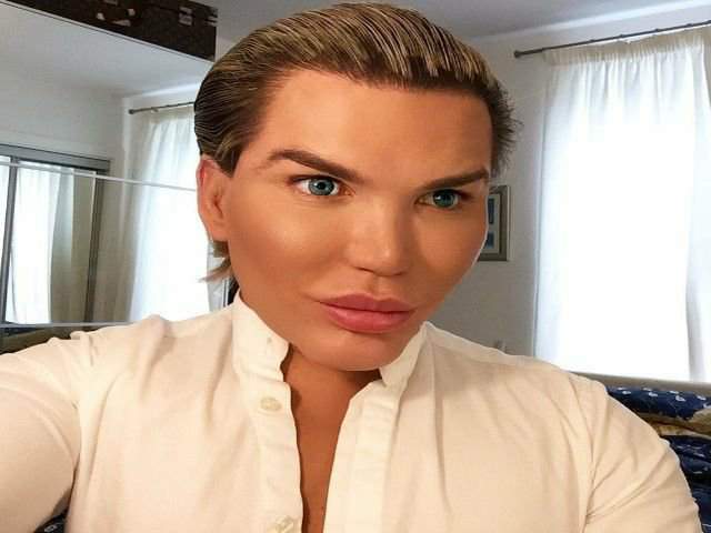 Rodrigo Alves Ken primo piano