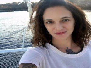 Asia Argento barca vela