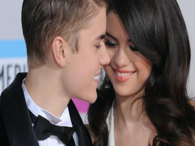 justin bieber regala una serenata a selena gomez