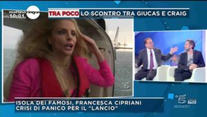 francesca cipriani ha un attacco di panico mentre si tuffa dall'elicottero all'isola dei famosi