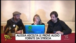 alessia marcuzzi ascolta le prove audio a striscia la notizia sul canna-gate