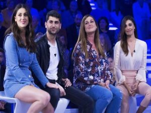 la famiglia di belen a verissimo