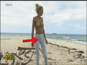 elena morali con cellulare isola dei famosi