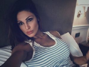 selfie di anna tatangelo