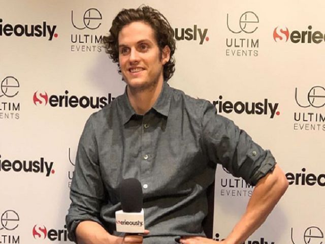 capelli lunghi di daniel sharman