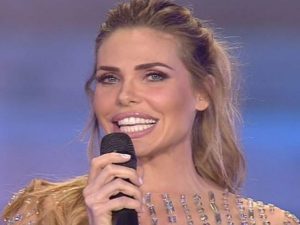 ilary blasi presenta i wind summer festival 2018