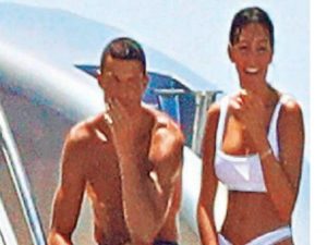 ronaldo e la compagna a ibiza