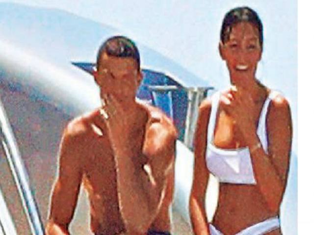 ronaldo e la compagna a ibiza