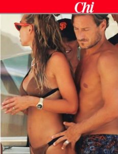 totti e ilary al mare