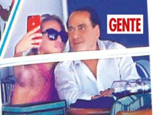 berlusconi e compagna vacanza