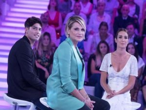 simona ventura a verissimo col figlio