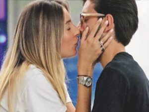 piero barone e valentina foto bacio 