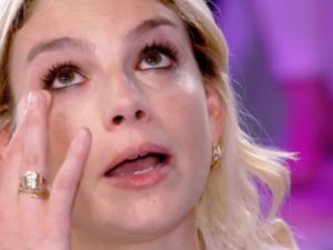 emma marrone in lacrime a verissimo