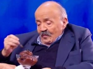 maurizio costanzo mangia gelato a pomeriggio 5