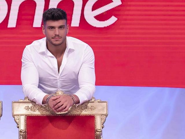 uomini e donne luigi mastroianni replica camicia