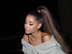 Conceto Ariana Grande: commovente dedica all'ex fidanzato Mac Miller