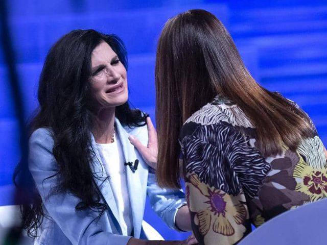 Pamela Prati a Verissimo Mark Caltagirone