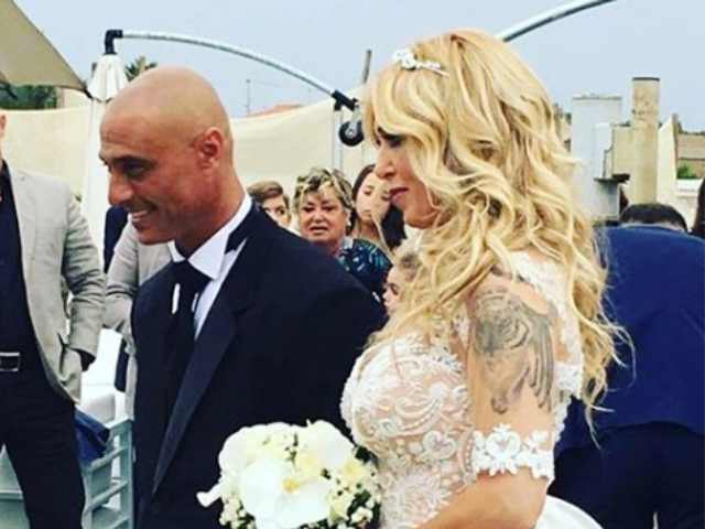 Roberta Bruzzone marito: la dedica d'amore in abito da sposa per il secondo anniversario di matrimonio