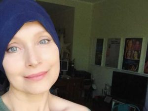 Sabrina Paravicini e la lotta contro il cancro: come sta e messaggi social