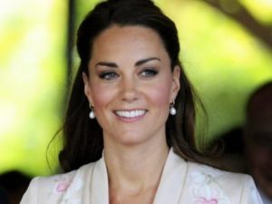 Kate Middleton inconta del quarto figlio: la rivelazione della principessina Charlotte