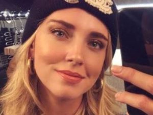 Chiara Ferragni selfie cappello