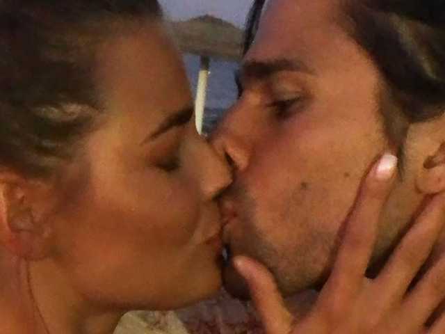 Luca Onestini Ivana Mrazova bacio foto