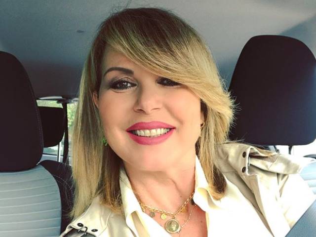 Monica Leofreddi selfie auto