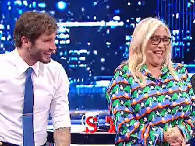 Stasera tutto è possibile, Stefano De Martino Mara Venier complici pubblico apprezza