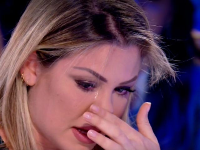 costanza caracciolo in lacrime a verissimo