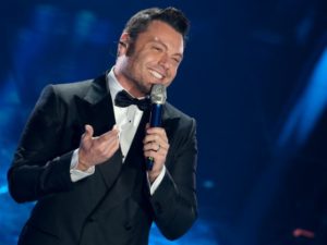 tiziano ferro canta a sanremo 2020