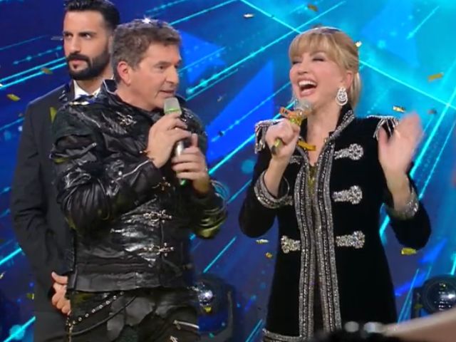 teo mammucari vince il cantante mascherato