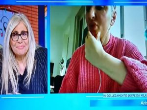 arisa sola in quarantena domenica in