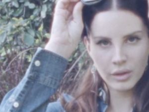 Lana Del Rey è finita con il fidanzato poliziotto