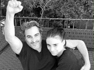 rooney mara selfie joaquin phoenix