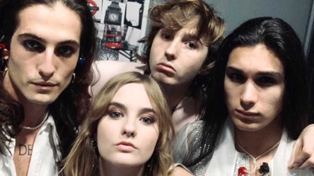 Una foto di gruppo dei Maneskin