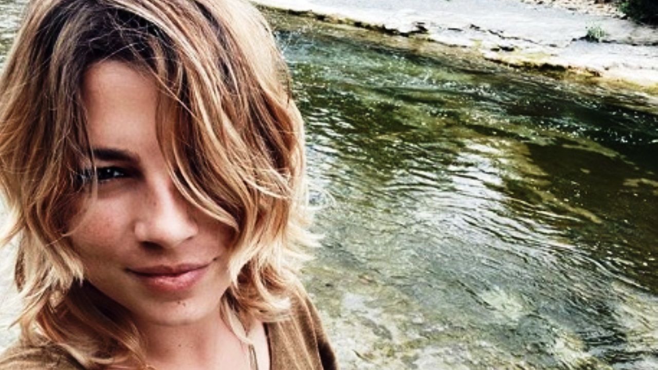 Una foto di primo piano di Emma Marrone