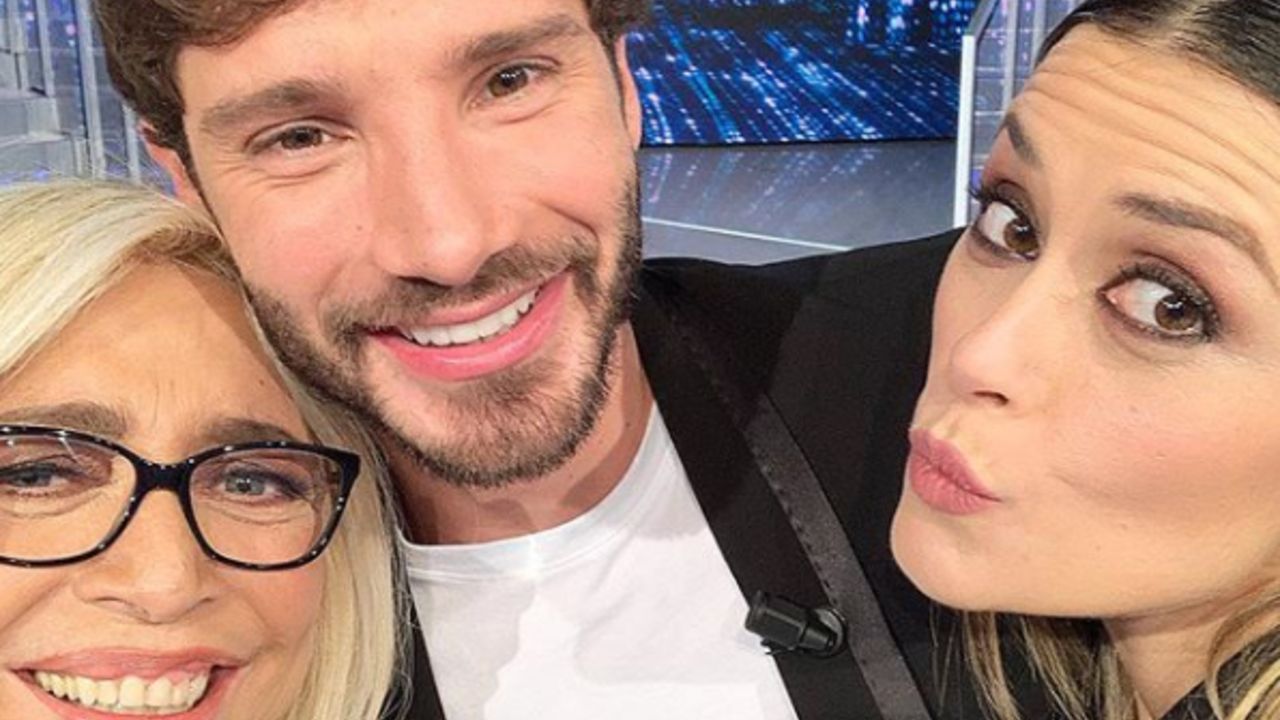 mara venier con stefano de martino e fatima trotta