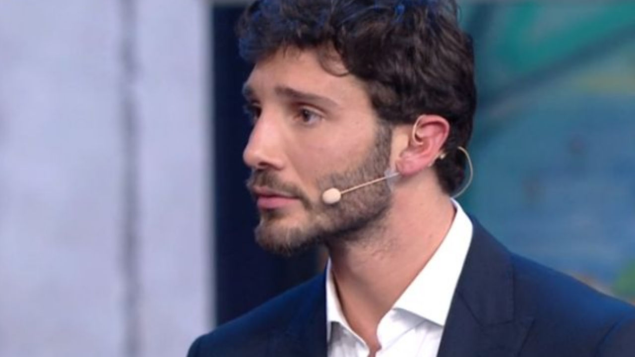 stefano de martino costanzo addio mediaset