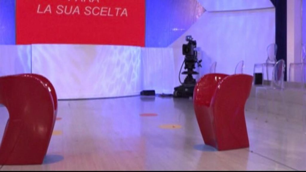 Uomini e Donne Anticipazioni Due Coppie Over Lasciano Il Programma! Gossip News