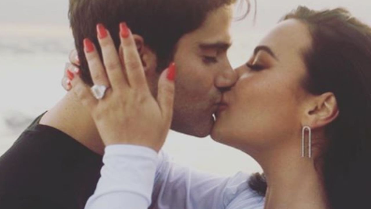 demi lovato sposa max ehrich